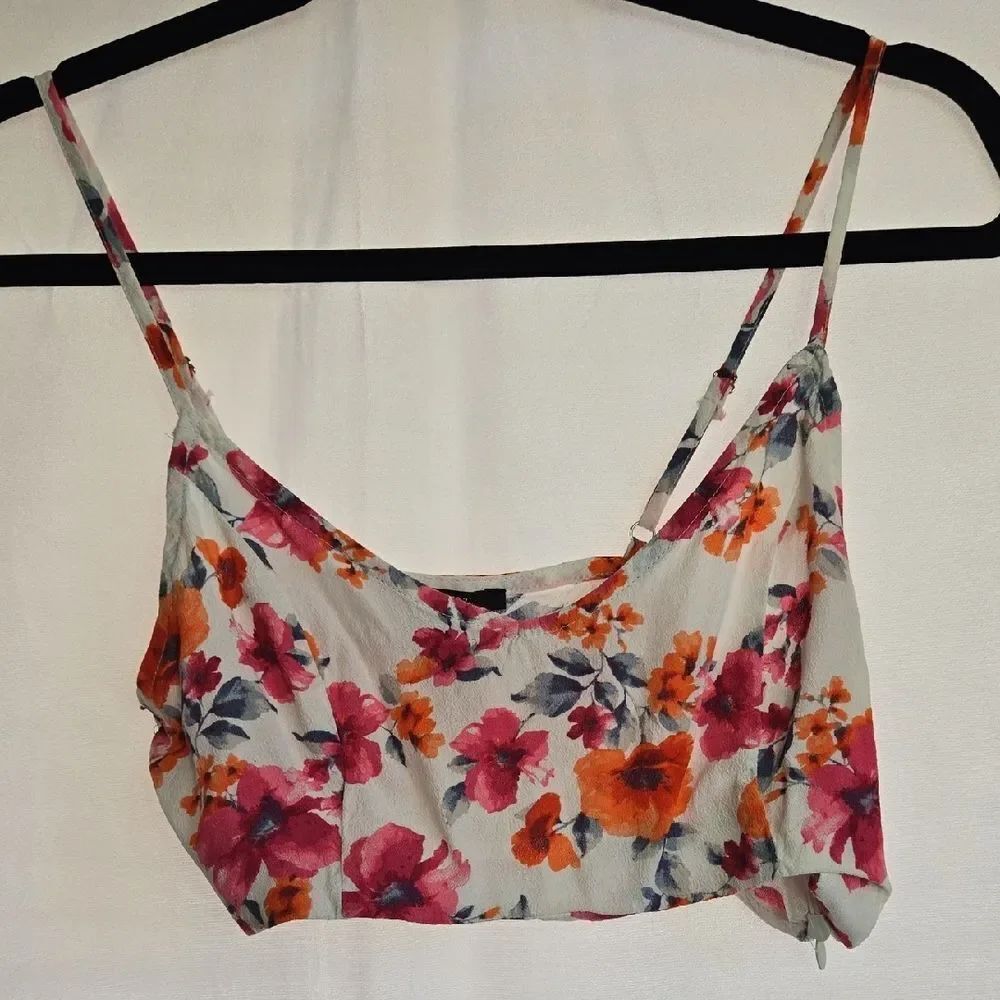 🖤5/$20🖤 Forever 21 Floral Camisole with Spaghetti Straps